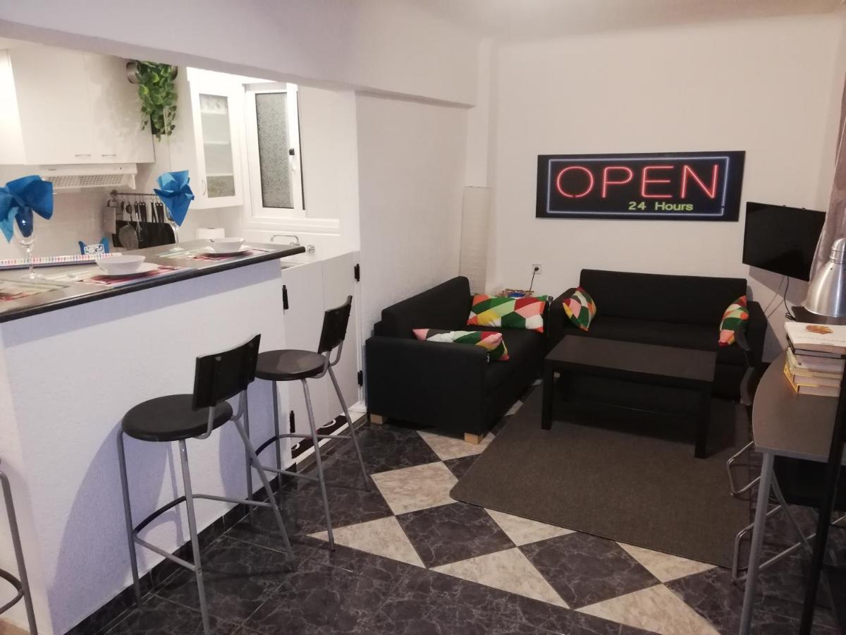Ellanikou Apartment In Pankrati Vipgreece 아테네 외부 사진